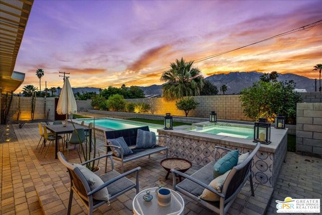 1979 N Los Alamos Road, Palm Springs, CA 92262