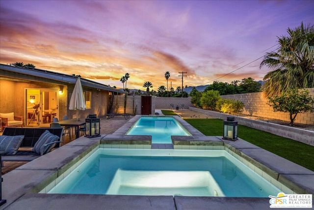 1979 N Los Alamos Road, Palm Springs, CA 92262