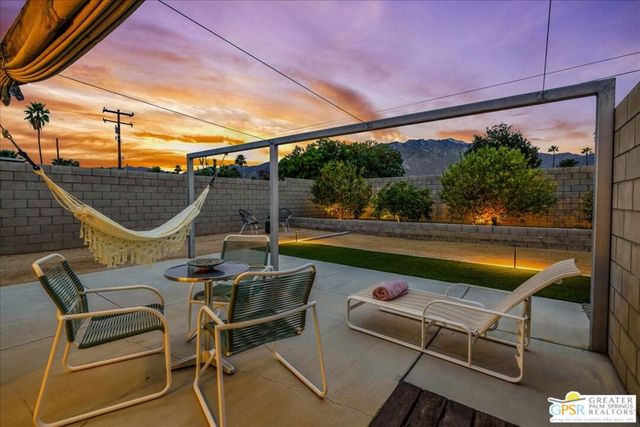 1979 N Los Alamos Road, Palm Springs, CA 92262