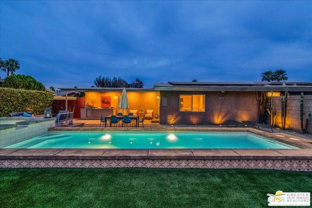 1979 N Los Alamos Road, Palm Springs, CA 92262