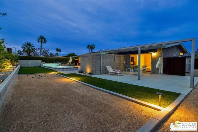 1979 N Los Alamos Road, Palm Springs, CA 92262