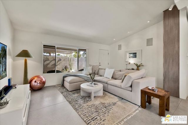 1979 N Los Alamos Road, Palm Springs, CA 92262