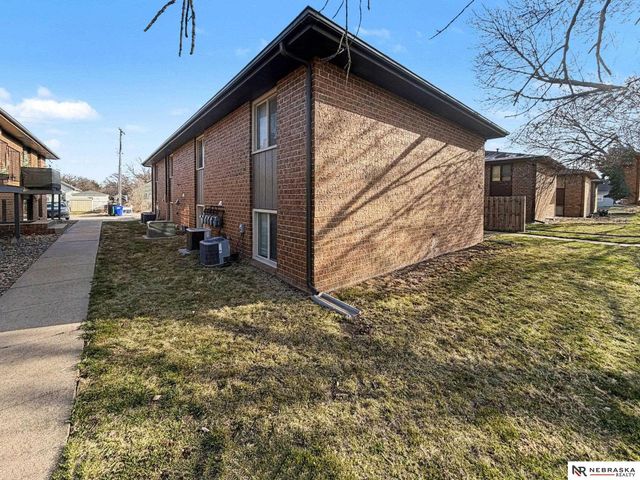 4220 Huntington Avenue, Lincoln, NE 68504
