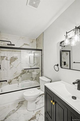 1872 Colonial Village Way 1, Waterford Charter Township, MI 48328