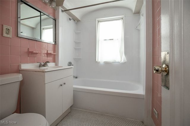 1526 Eddington Road, East Cleveland, OH 44118