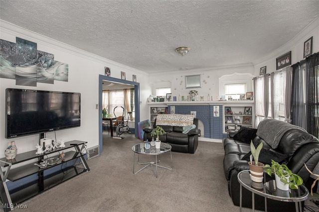 1526 Eddington Road, East Cleveland, OH 44118