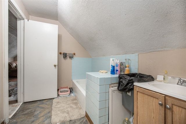 1526 Eddington Road, East Cleveland, OH 44118