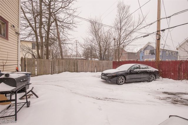 1526 Eddington Road, East Cleveland, OH 44118