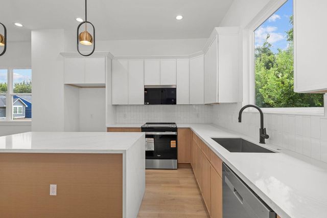 3348 Sauer Street, Houston, TX 77004