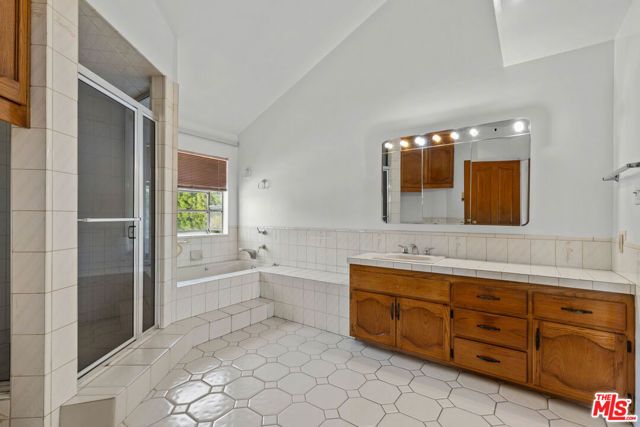 5317 Angeles Vista Boulevard, View Park, CA 90043