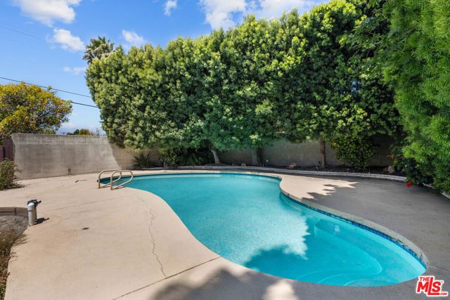 5317 Angeles Vista Boulevard, View Park, CA 90043