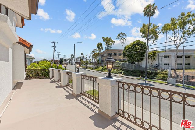 5317 Angeles Vista Boulevard, View Park, CA 90043