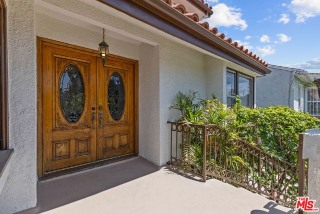 5317 Angeles Vista Boulevard, View Park, CA 90043