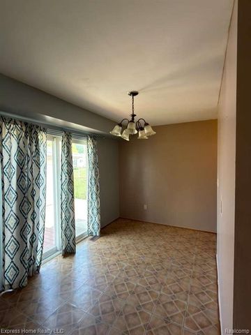 15129 Elderwood Drive, Warren, MI 48088