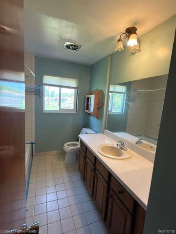 15129 Elderwood Drive, Warren, MI 48088