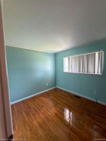 15129 Elderwood Drive, Warren, MI 48088