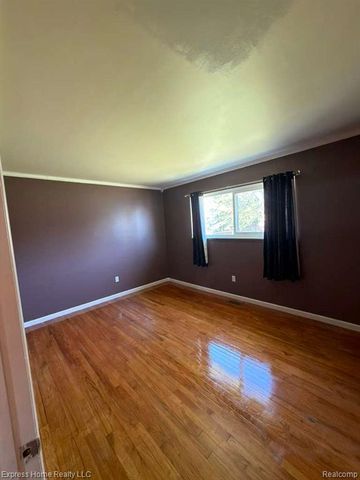 15129 Elderwood Drive, Warren, MI 48088