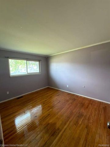 15129 Elderwood Drive, Warren, MI 48088