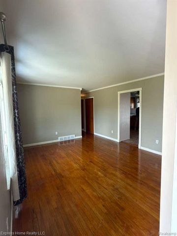 15129 Elderwood Drive, Warren, MI 48088