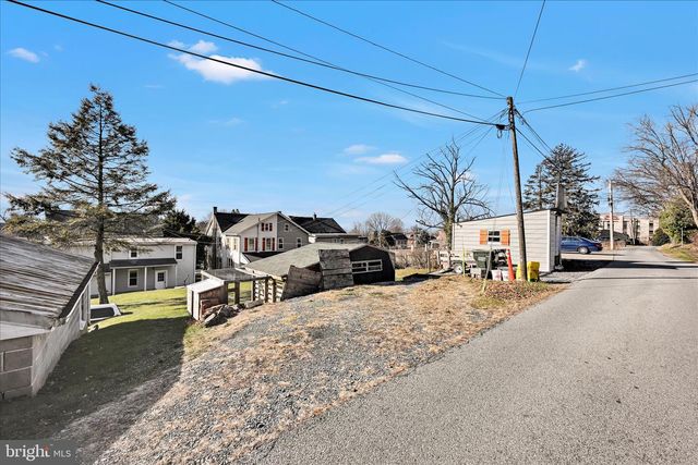 432 E MAIN ST, Ephrata, PA 17522