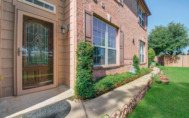 1103 Glenwood Canyon Lane, Houston, TX 77077