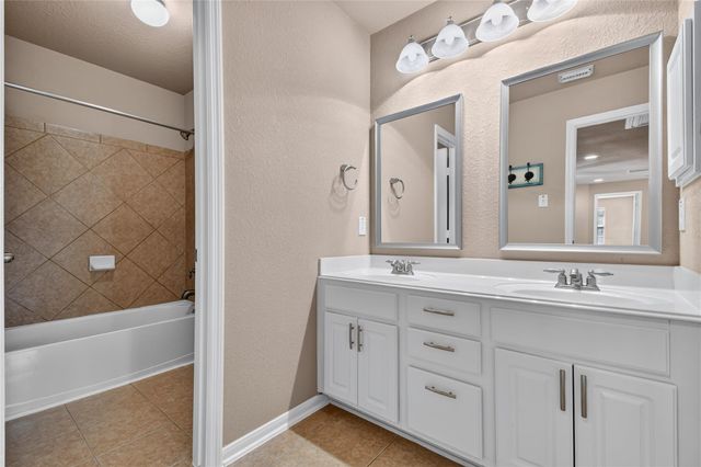 1103 Glenwood Canyon Lane, Houston, TX 77077