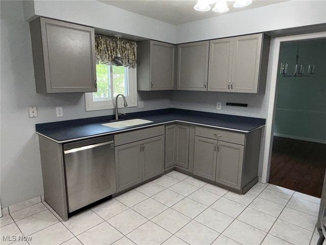 7556 Jaguar Drive, Boardman, OH 44512