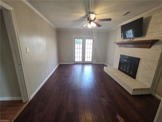 4865 Halwell DR, Virginia Beach, VA 23464