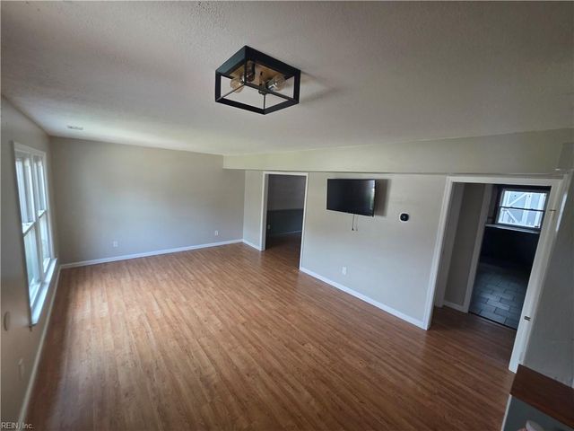 4865 Halwell DR, Virginia Beach, VA 23464