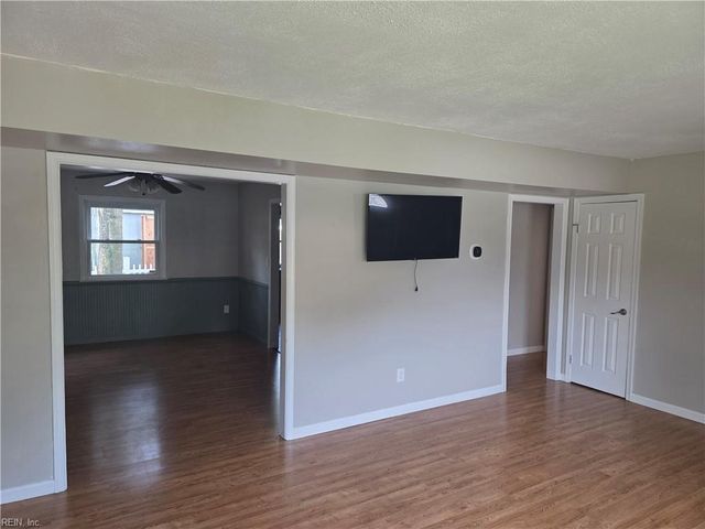 4865 Halwell DR, Virginia Beach, VA 23464