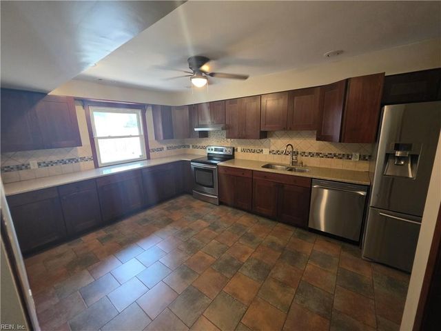 4865 Halwell DR, Virginia Beach, VA 23464