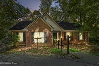 211 Rebel Dr, Pewee Valley, KY 40056