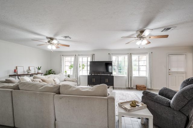 620 Bowie Street, Liberty, TX 77575