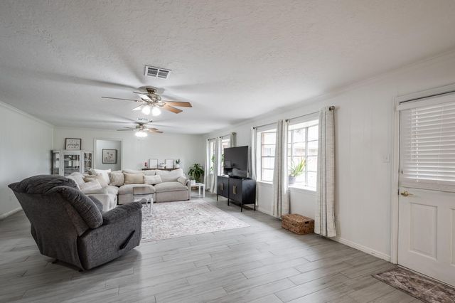 620 Bowie Street, Liberty, TX 77575