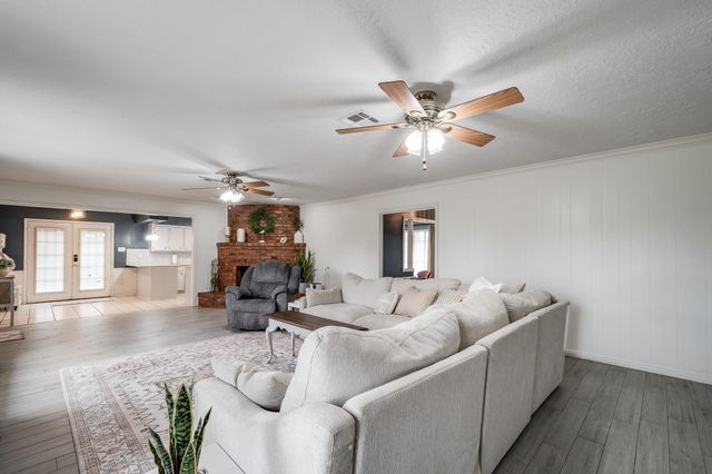 620 Bowie Street, Liberty, TX 77575