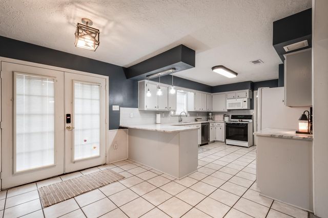 620 Bowie Street, Liberty, TX 77575