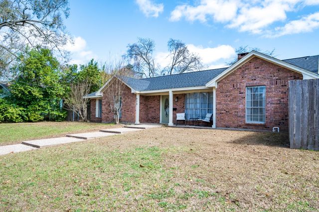 620 Bowie Street, Liberty, TX 77575