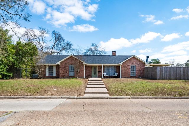 620 Bowie Street, Liberty, TX 77575