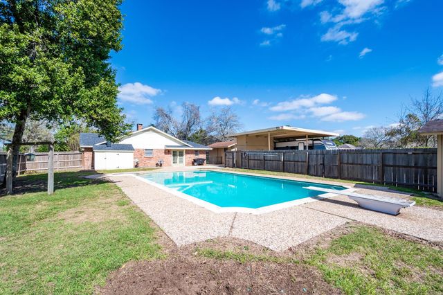 620 Bowie Street, Liberty, TX 77575