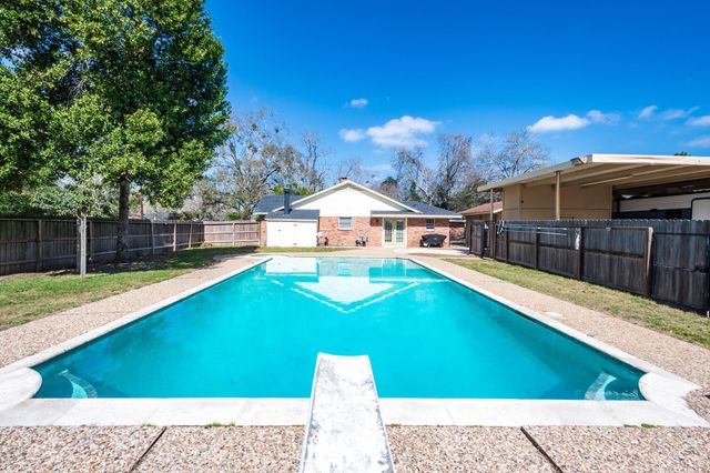 620 Bowie Street, Liberty, TX 77575