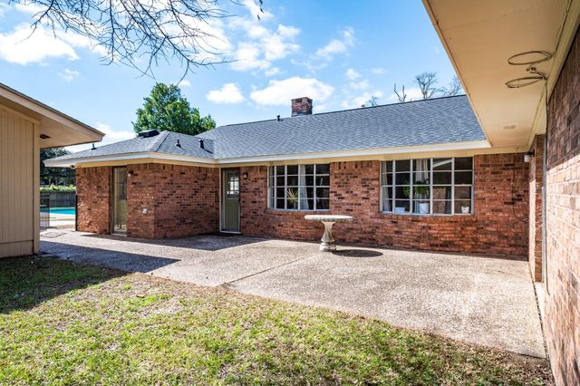 620 Bowie Street, Liberty, TX 77575