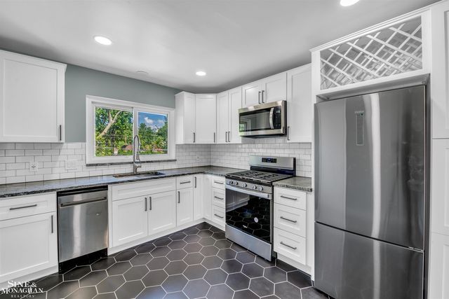 796-798 Harcourt Road, Grosse Pointe Park, MI 48230