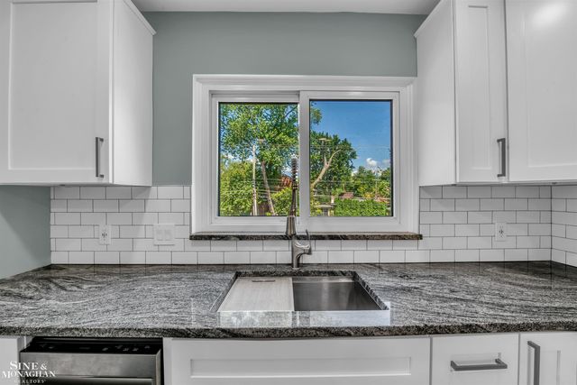 796-798 Harcourt Road, Grosse Pointe Park, MI 48230