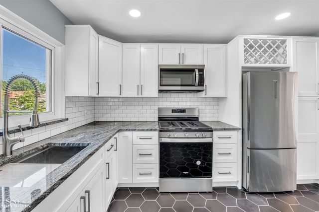 796-798 Harcourt Road, Grosse Pointe Park, MI 48230