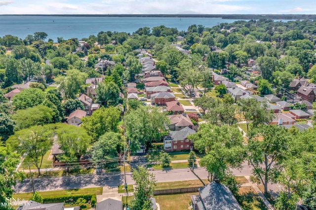 796-798 Harcourt Road, Grosse Pointe Park, MI 48230