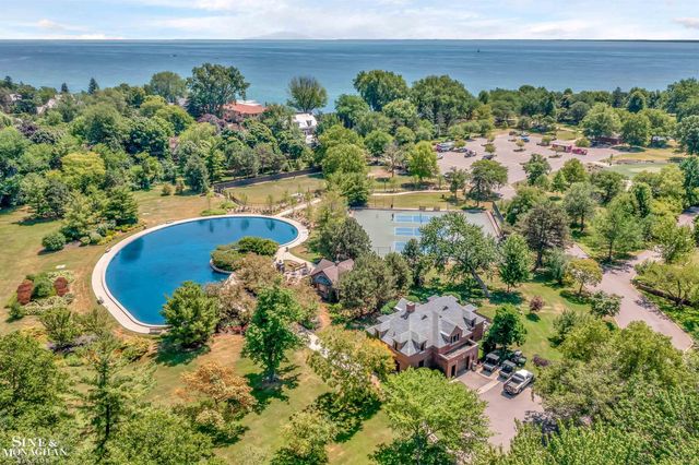 796-798 Harcourt Road, Grosse Pointe Park, MI 48230