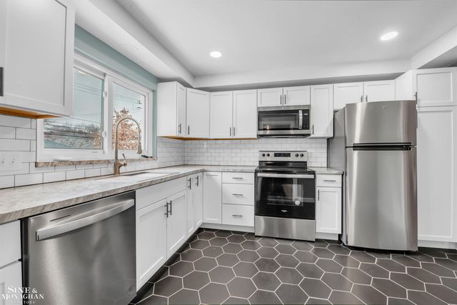 796-798 Harcourt Road, Grosse Pointe Park, MI 48230