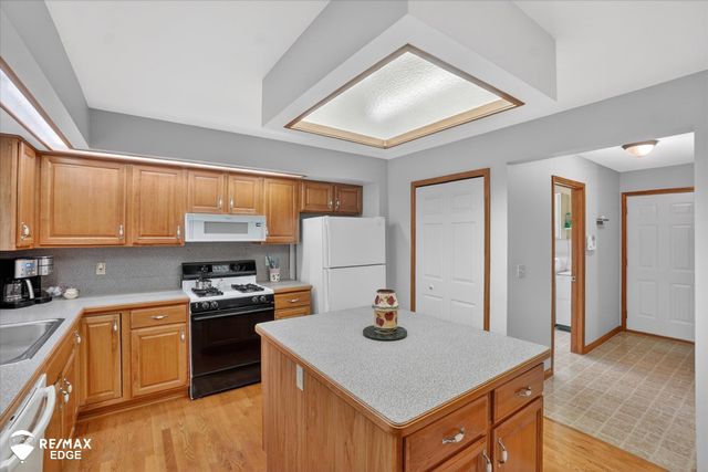 819 Village Drive, Davison, MI 48423