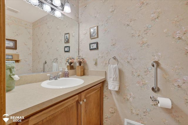 819 Village Drive, Davison, MI 48423