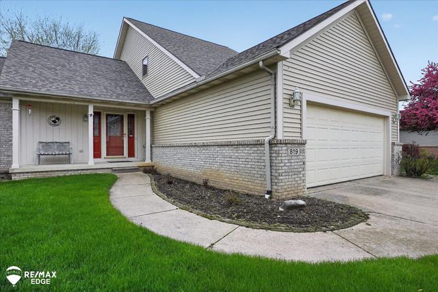 819 Village Drive, Davison, MI 48423
